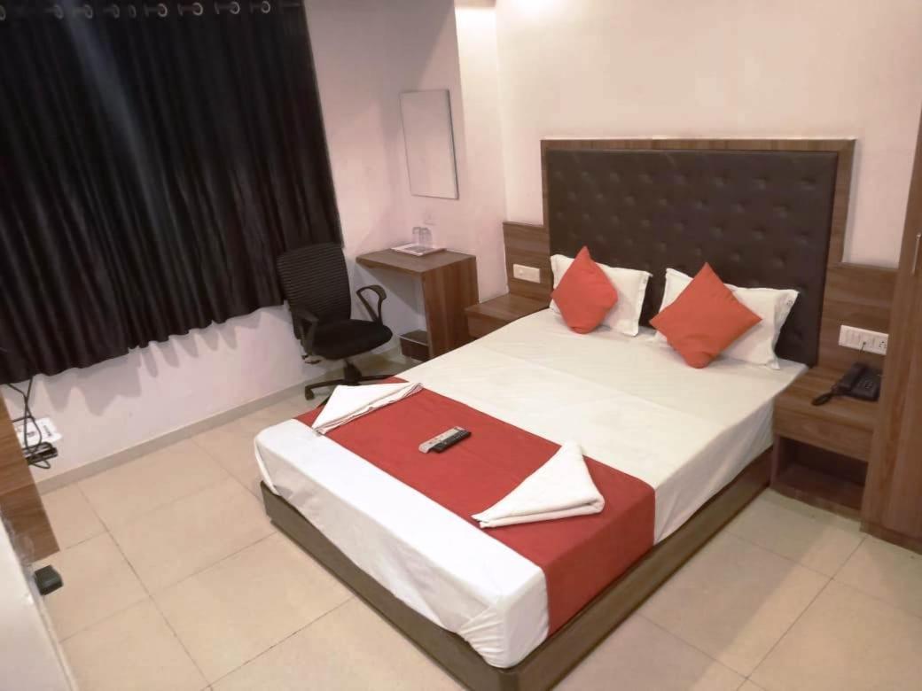 Sai Deep Lodging Нави Мумбаи Экстерьер фото