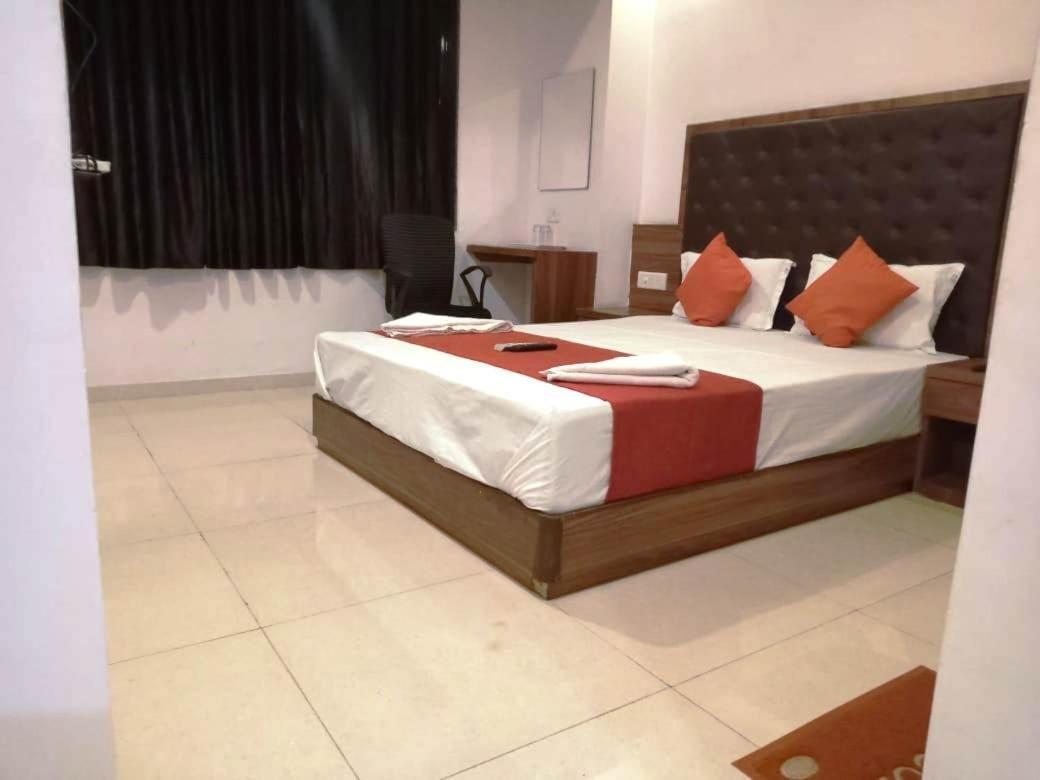 Sai Deep Lodging Нави Мумбаи Экстерьер фото