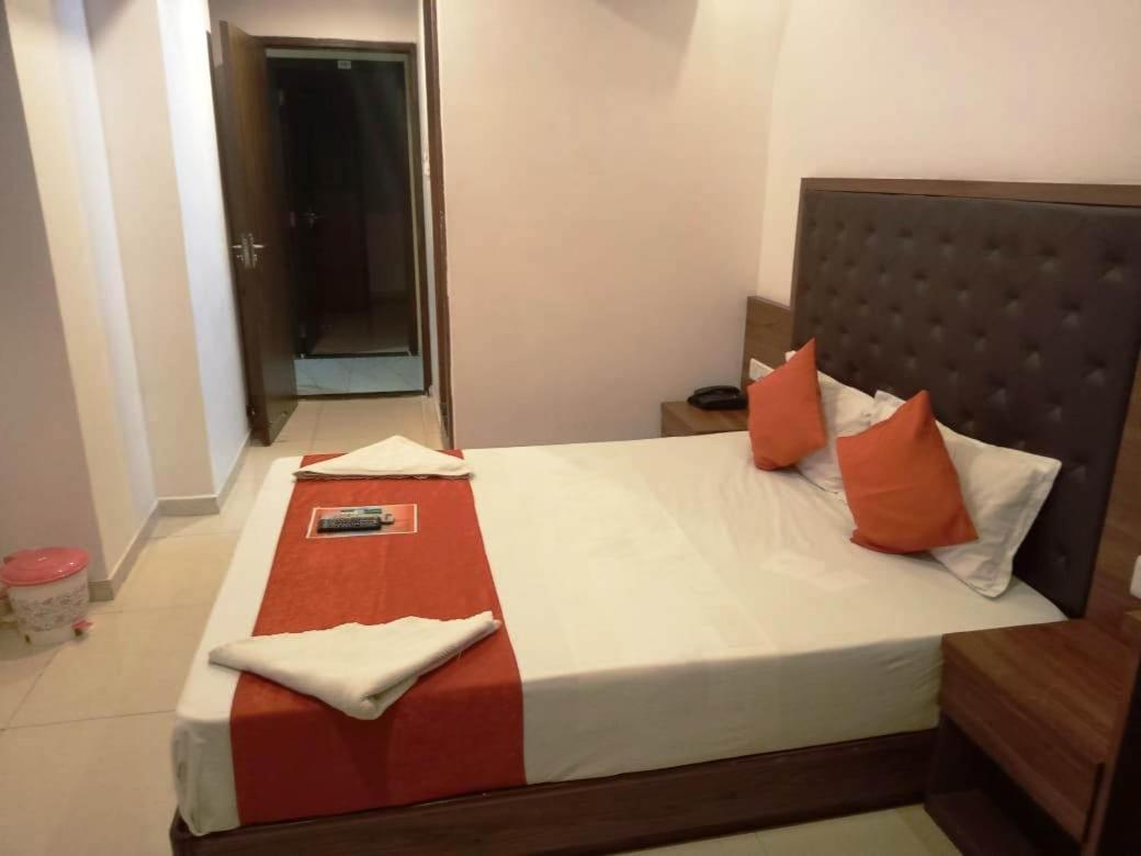 Sai Deep Lodging Нави Мумбаи Экстерьер фото